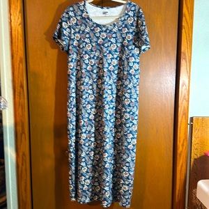 Lands’ End. Midi dress. Size Lge tall. Curved neck.Short sleeved. 100% Cotton.